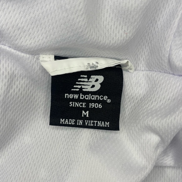 NWT New Balance Women's White Windbreaker Jacket - Size: Medium - Picture 9 of 11
